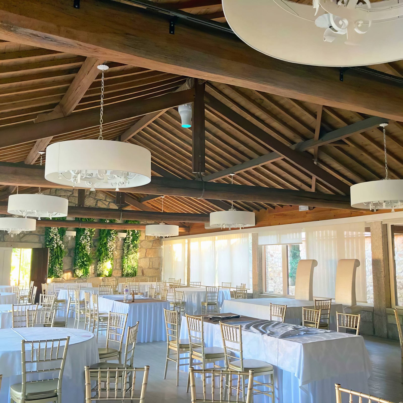 Airius-PureAir-PHI-Air-Purification-Fan-Protecting-Guests-at-Casa-Salgueiro-Function-Venue-7 (1)_115009