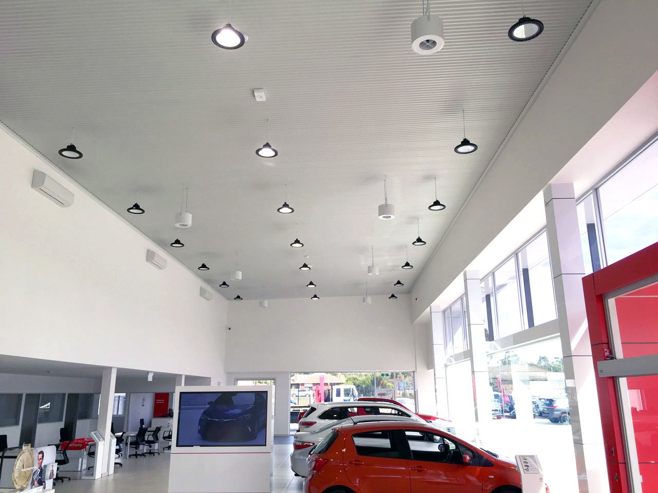 Airius-Retail-Series-Fan-Installation-2